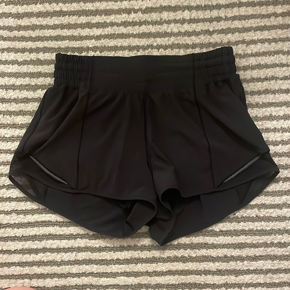 Lululemon Hotty Hot High Rise Short size 4